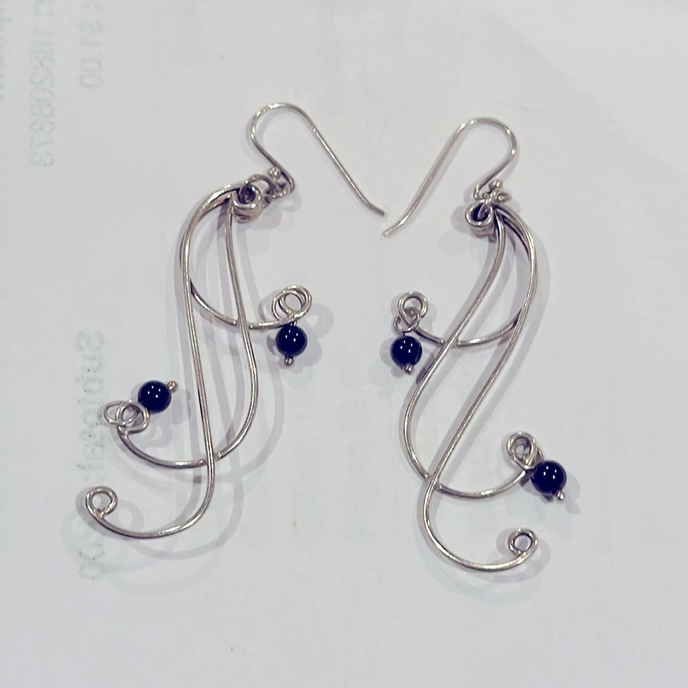 Sterling Silver Black Onyx Bead floral Earring